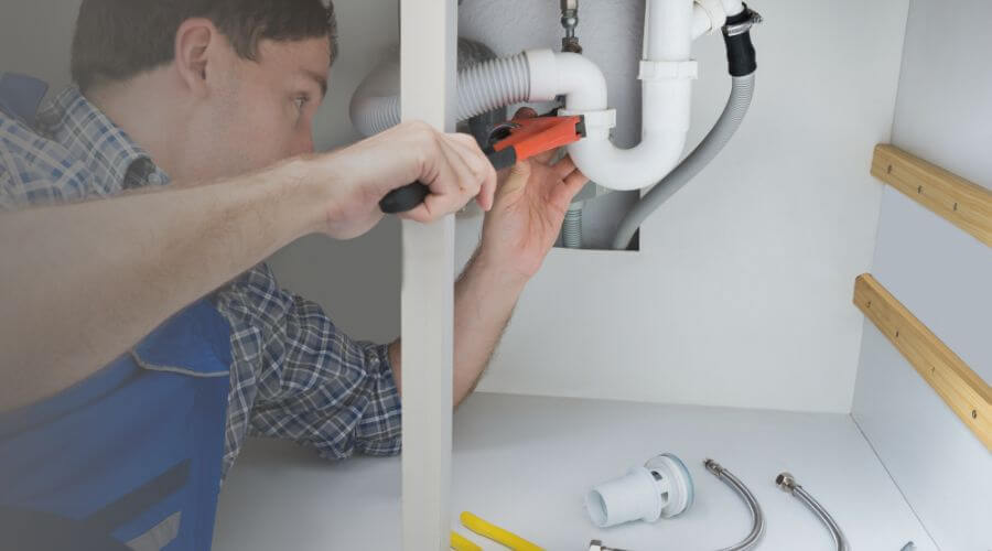Local water heater installation in Pewaukee, WI